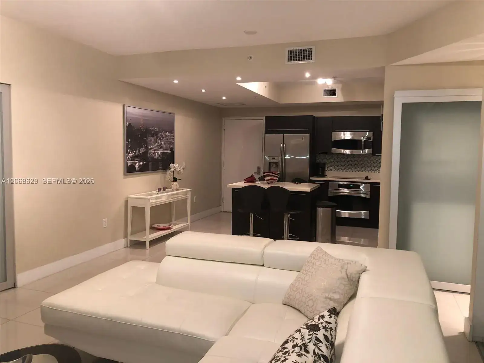 90 SW 3rd St # 3802, Miami FL 33130 photo 4