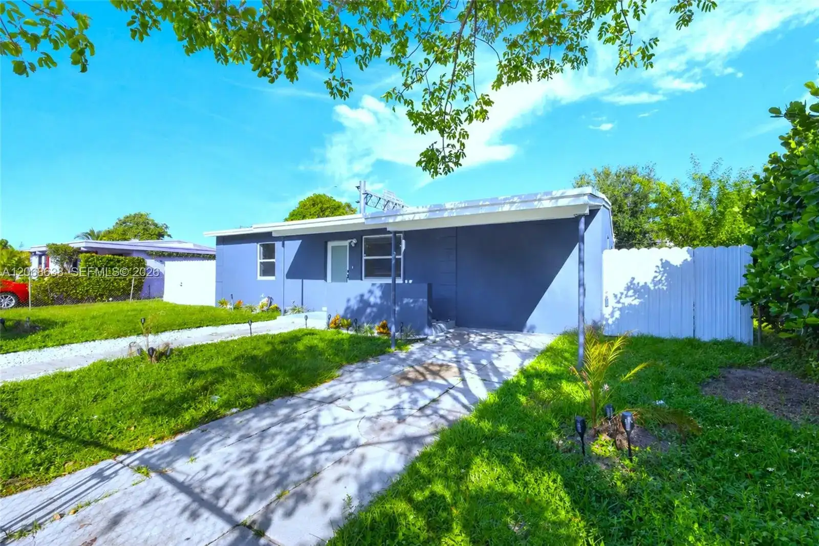 1854 Lauderdale Manor Dr, Fort Lauderdale FL 33311 photo 3