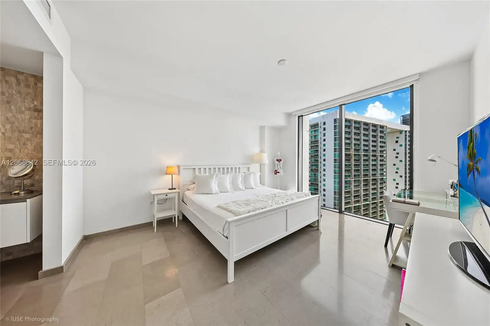 68 SE 6th St # 2909, Miami FL 33131 photo 5