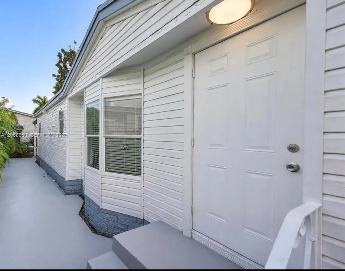 19800 SW 180th Ave # 222, Miami FL 33187 photo 2