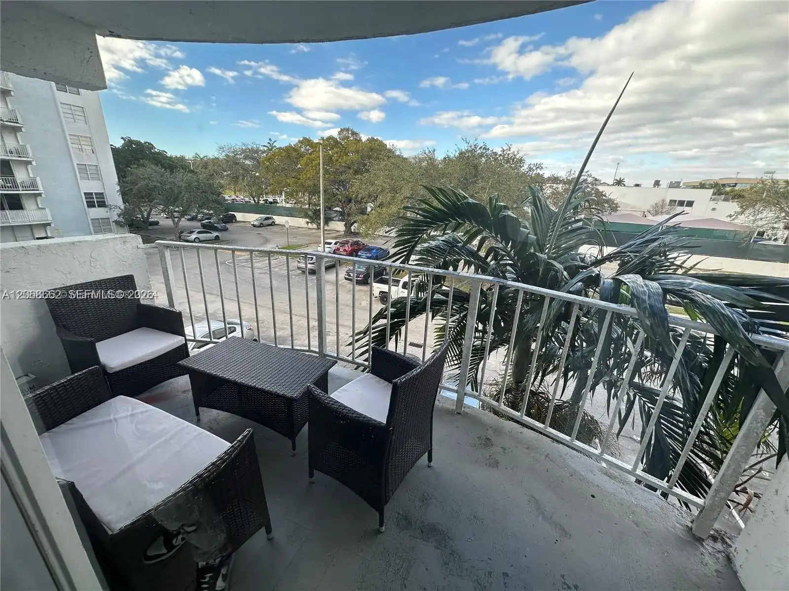 486 NW 165th St # 303, Miami FL 33169 photo 3