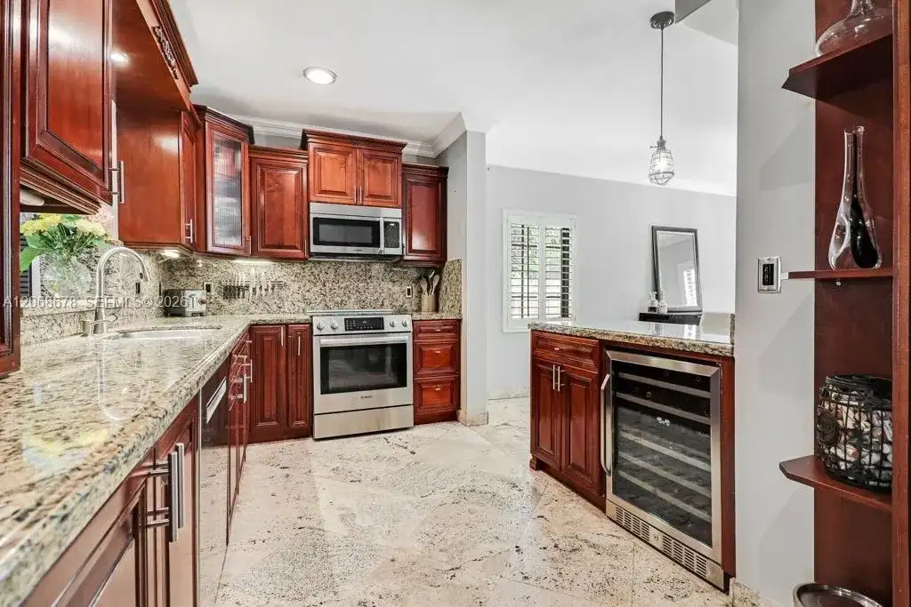111 SW 29th Rd, Miami FL 33129 photo 4