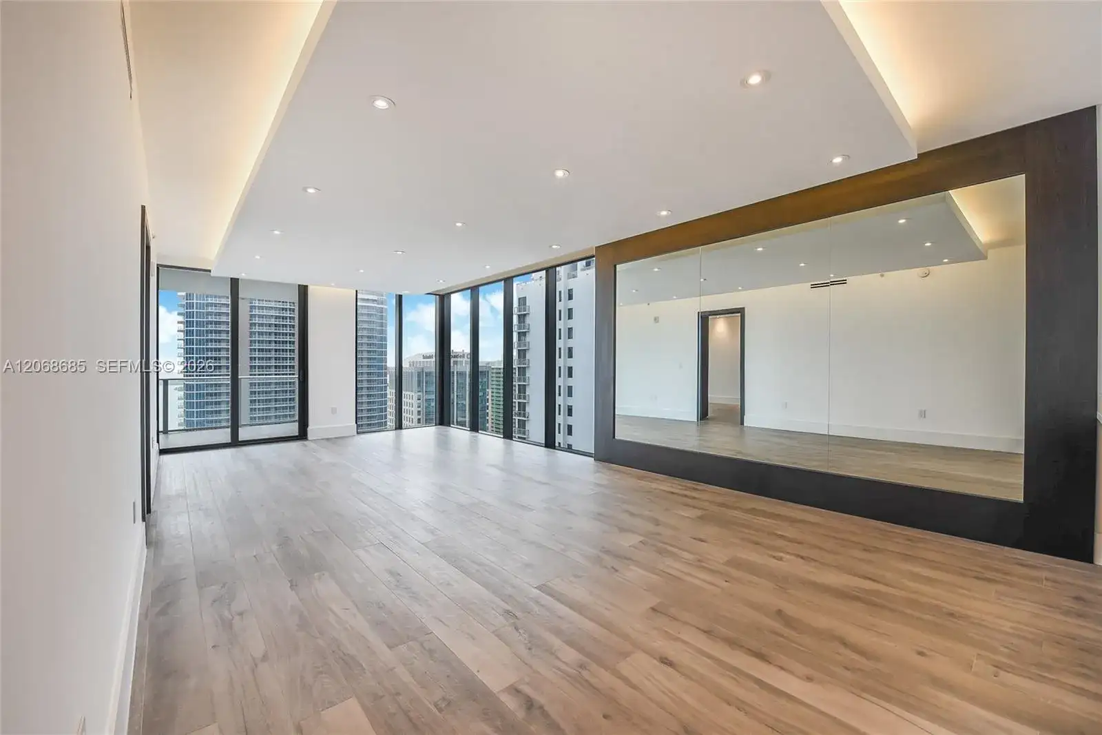 1010 Brickell Ave # 3905, Miami FL 33131 photo 4