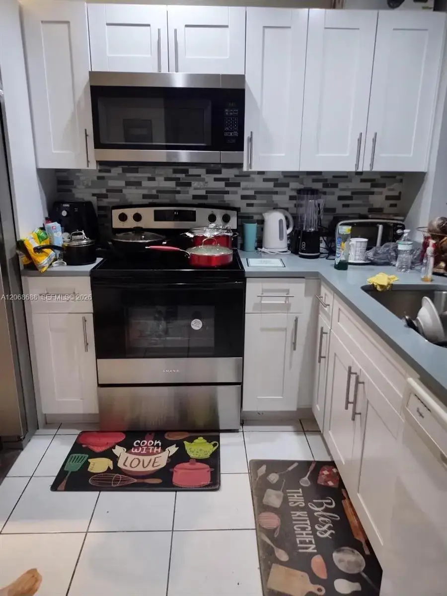 9218 NW 1 ST # 202, Pembroke Pines FL 33024