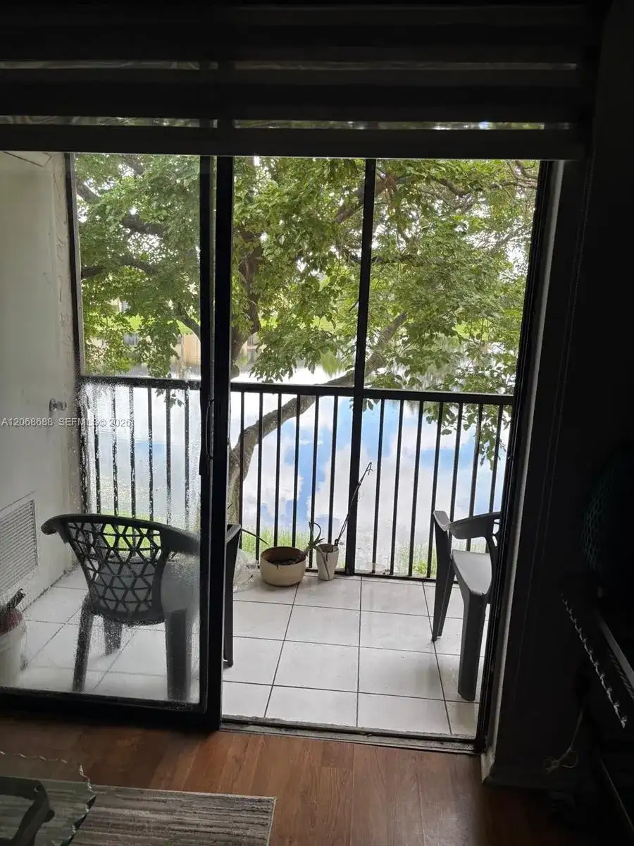 9218 NW 1 ST # 202, Pembroke Pines FL 33024 photo 4