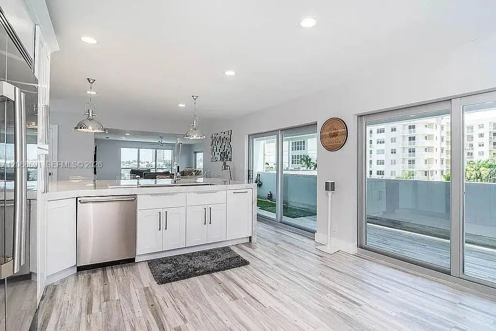 1700 SE 15th St # 401, Fort Lauderdale FL 33316 photo 2