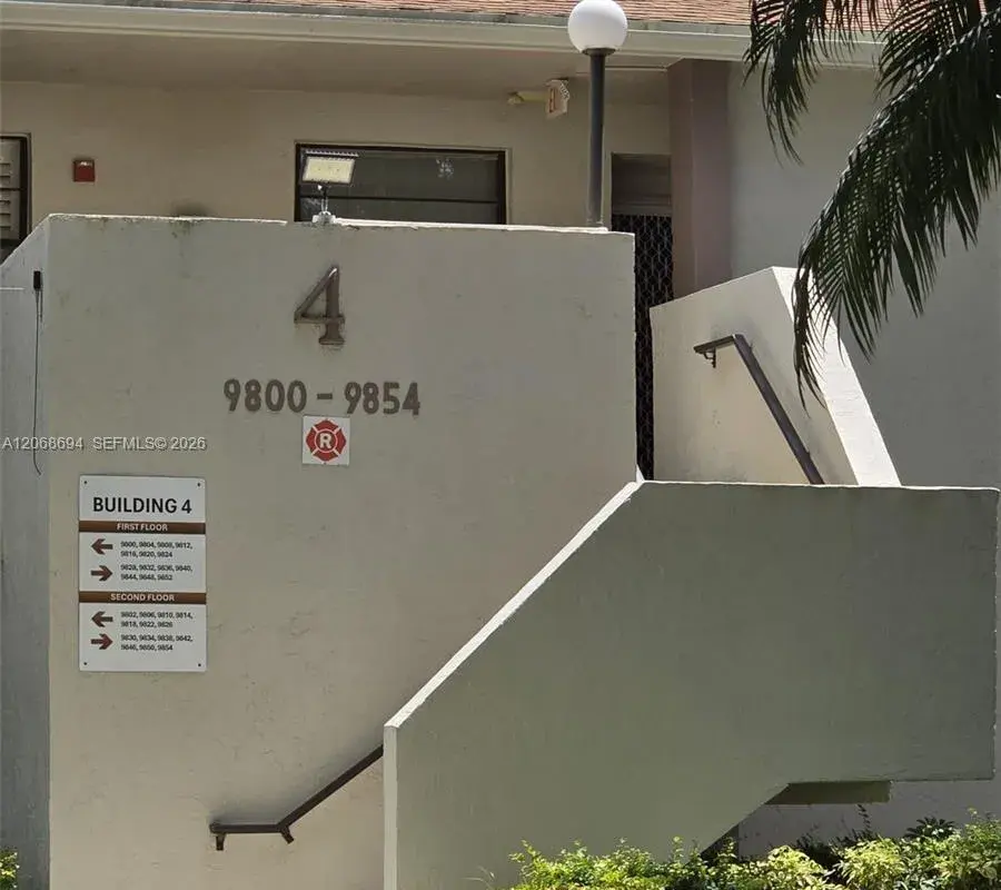 9830 W Mcnab Rd # 208, Tamarac FL 33321