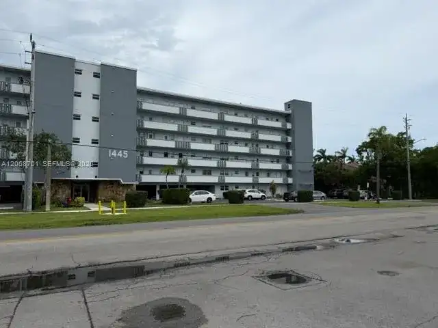 1445 Atlantic Shores Blvd # 605, Hallandale Beach FL 33009 photo 3