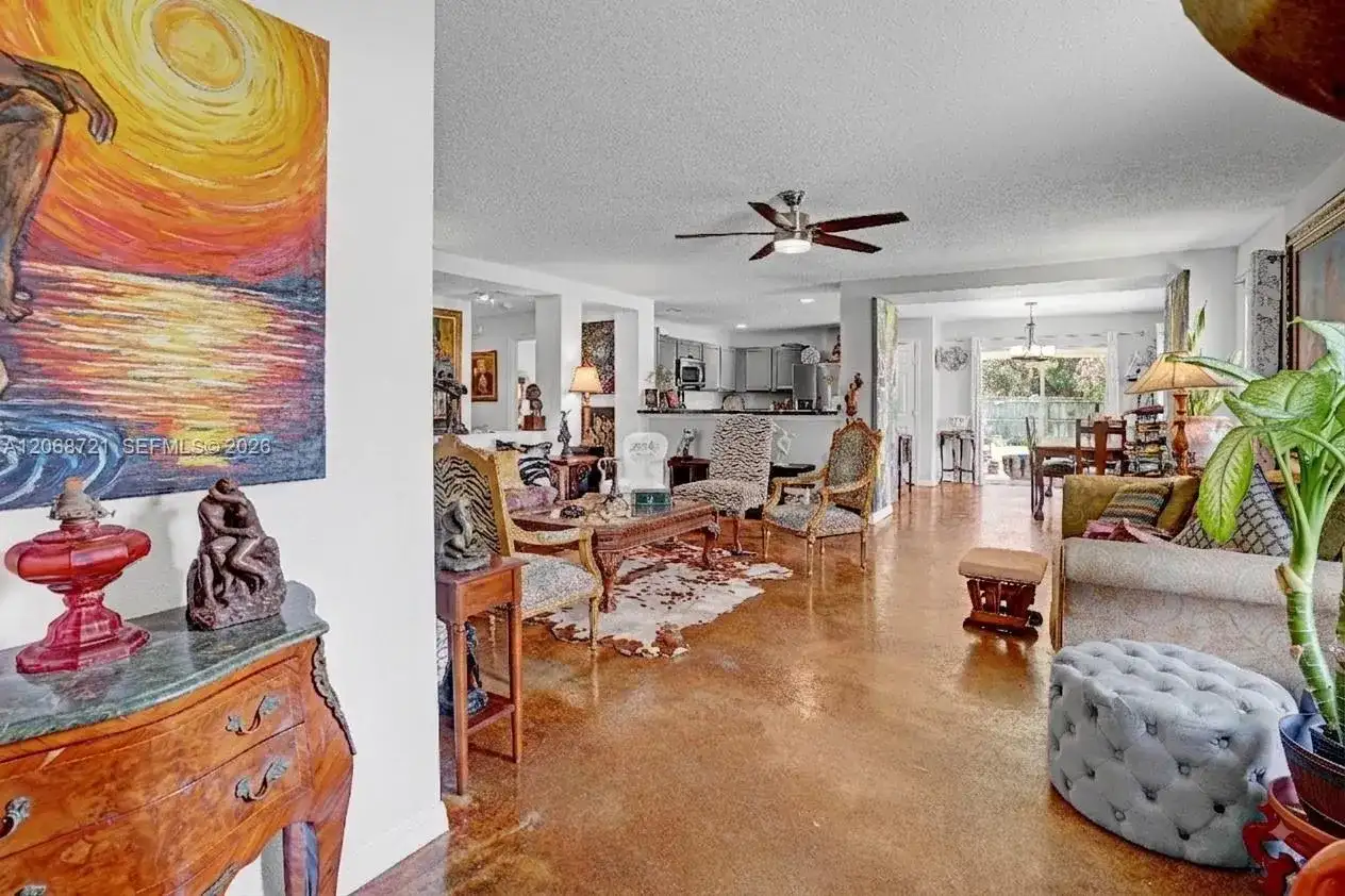 2826 SE Melaleuca Blvd, Port St. Lucie FL 34952 photo 3
