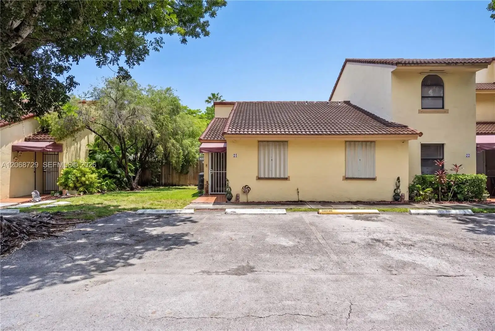 2050 SW 122nd Ave # 21, Miami FL 33175 photo 2
