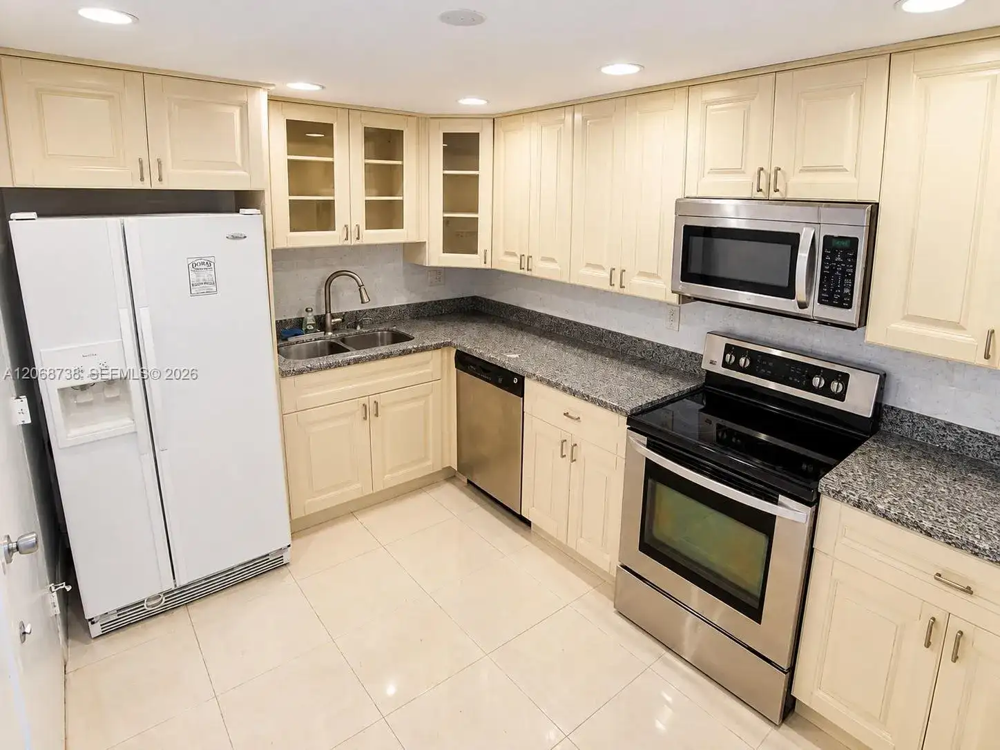 500 Three Islands Blvd # 918, Hallandale Beach FL 33009 photo 2