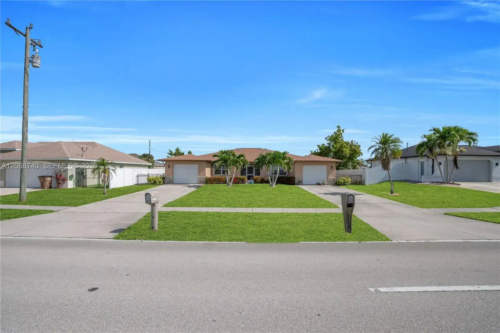 836 Trafalgar PKWY, Cape Coral FL 33991 photo 3
