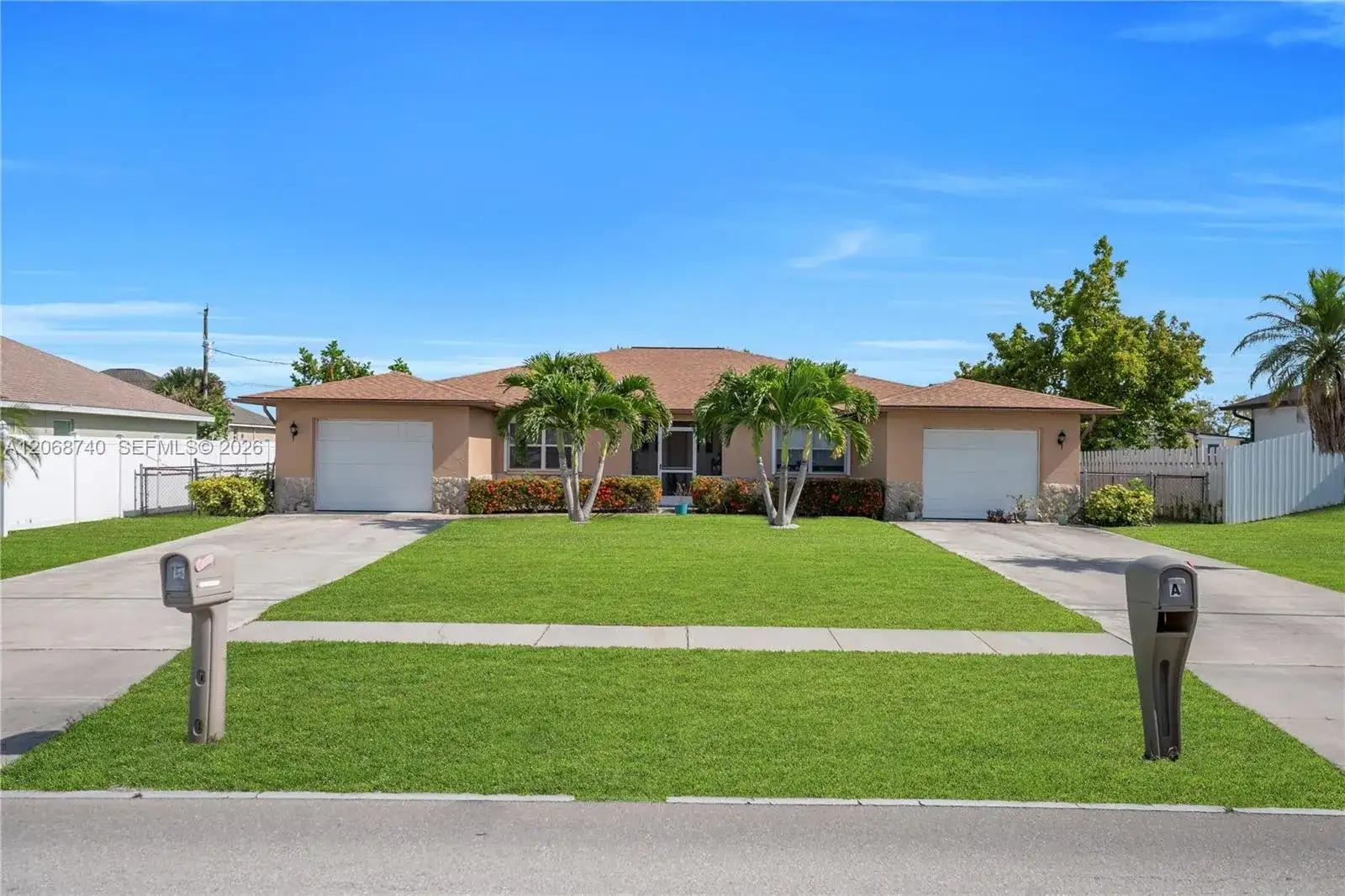836 Trafalgar PKWY, Cape Coral FL 33991 photo 4
