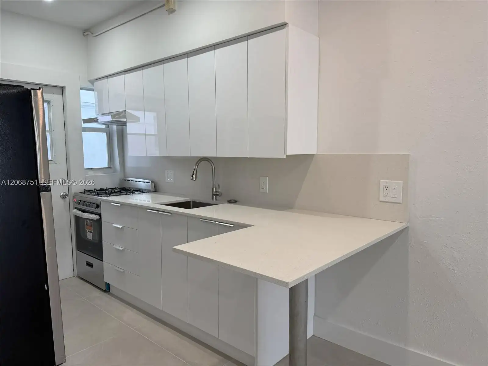 300 74th St # 2, Miami Beach FL 33141 photo 4