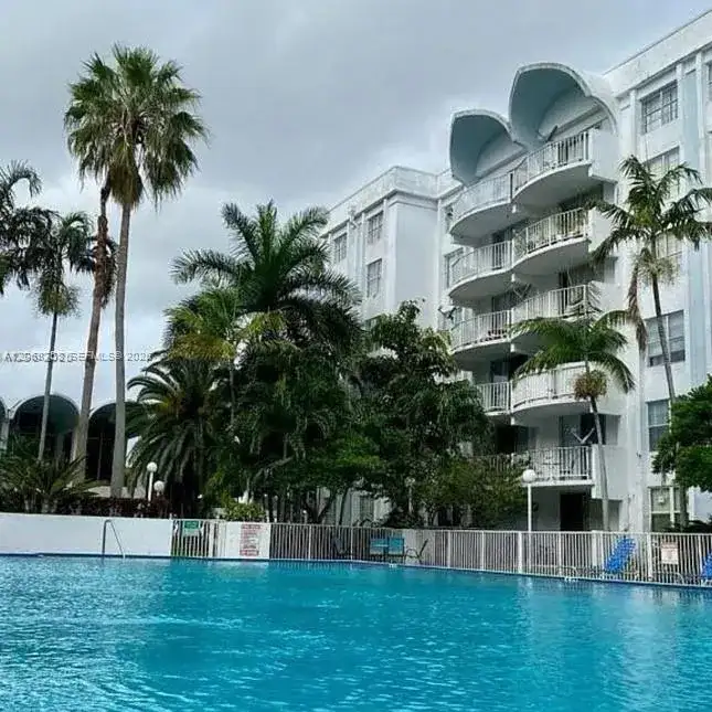 492 NW 165th St Rd # 415, Miami FL 33169 photo 2