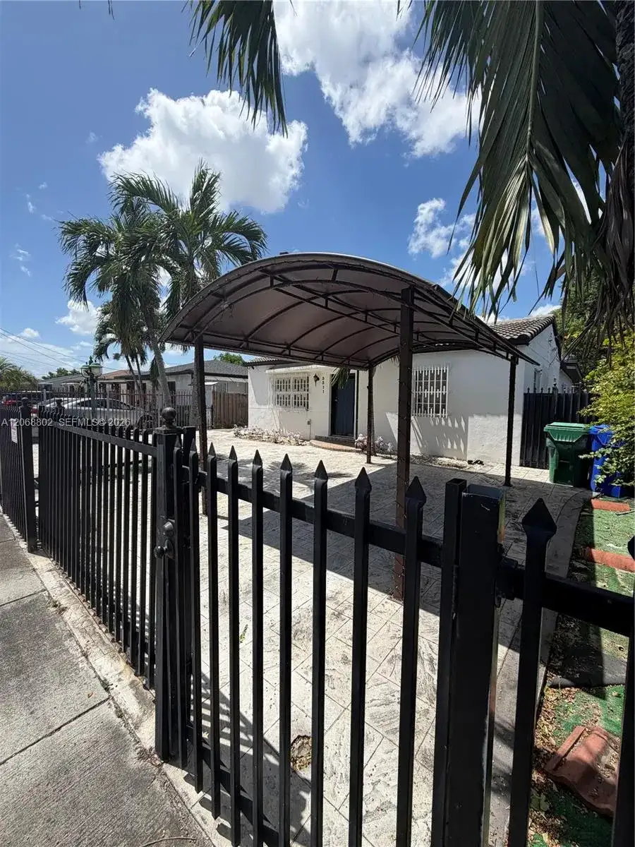 3311 NW 16th Ter, Miami FL 33125 photo 4