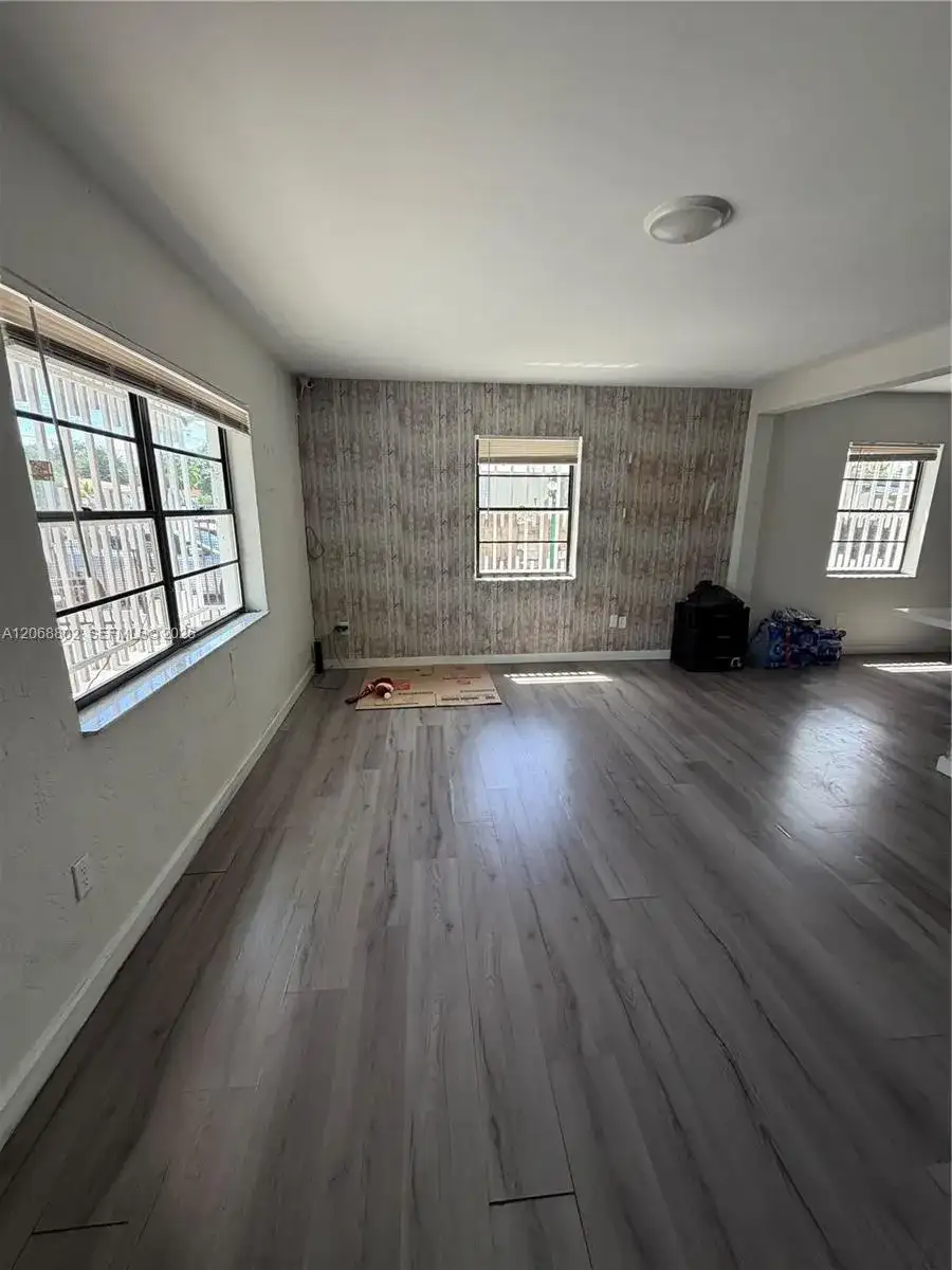 3311 NW 16th Ter, Miami FL 33125 photo 5