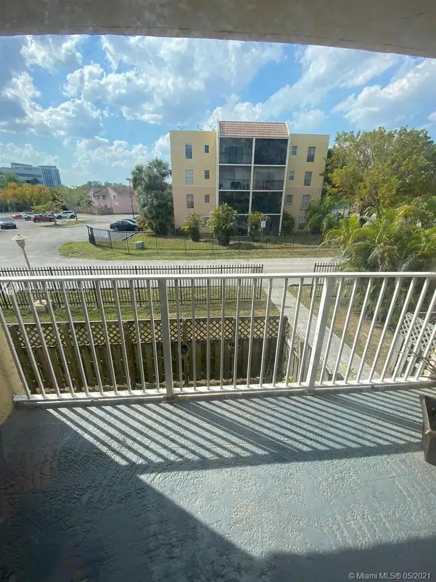 5241 Geneva Way # 203, Doral FL 33166