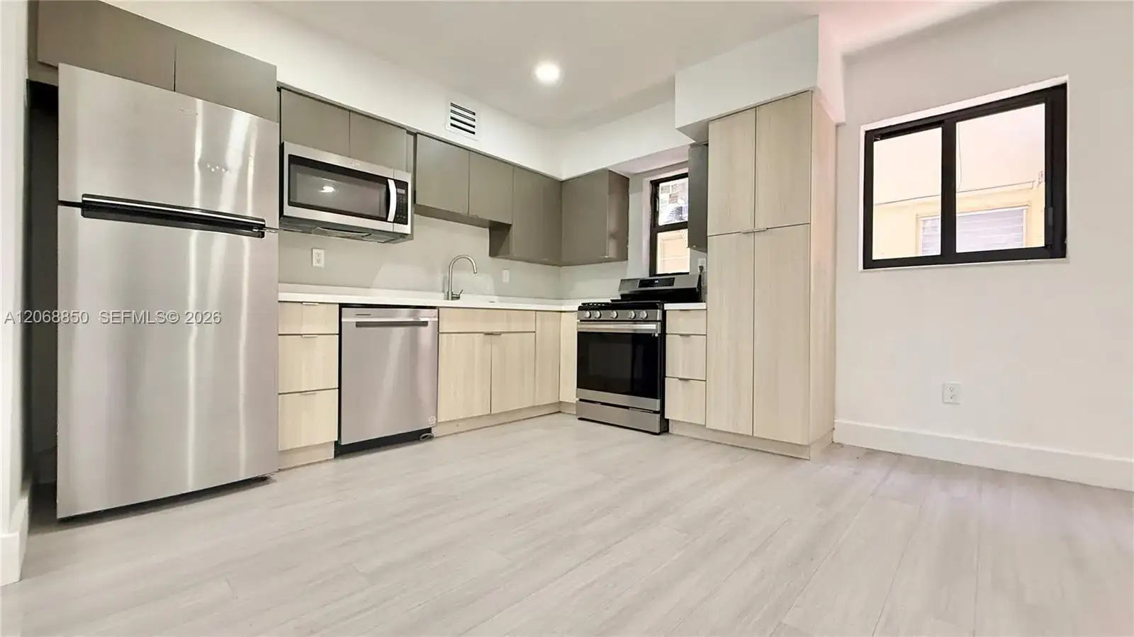 609 Lenox Ave # 2, Miami Beach FL 33139 photo 3