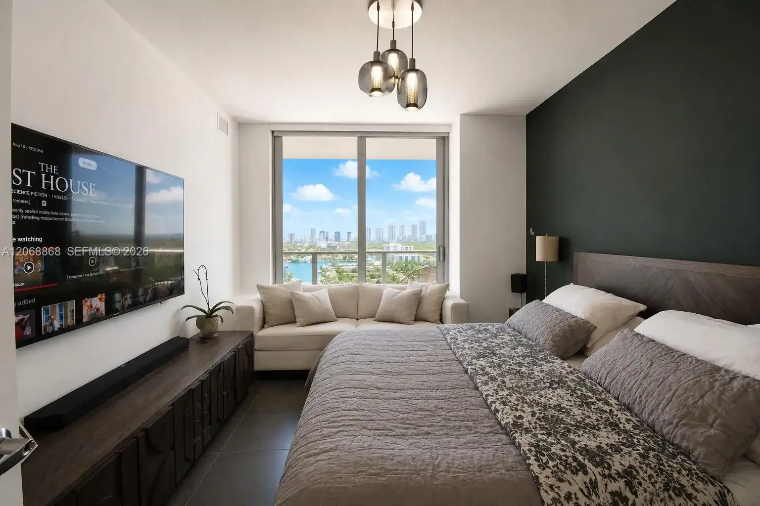 16385 Biscayne Blvd # 1920, North Miami Beach FL 33160 photo 4