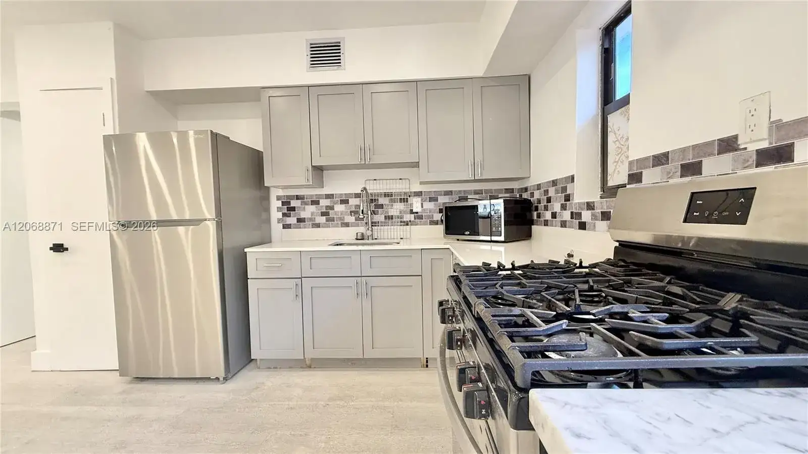 609 Lenox Ave # 4, Miami Beach FL 33139 photo 4