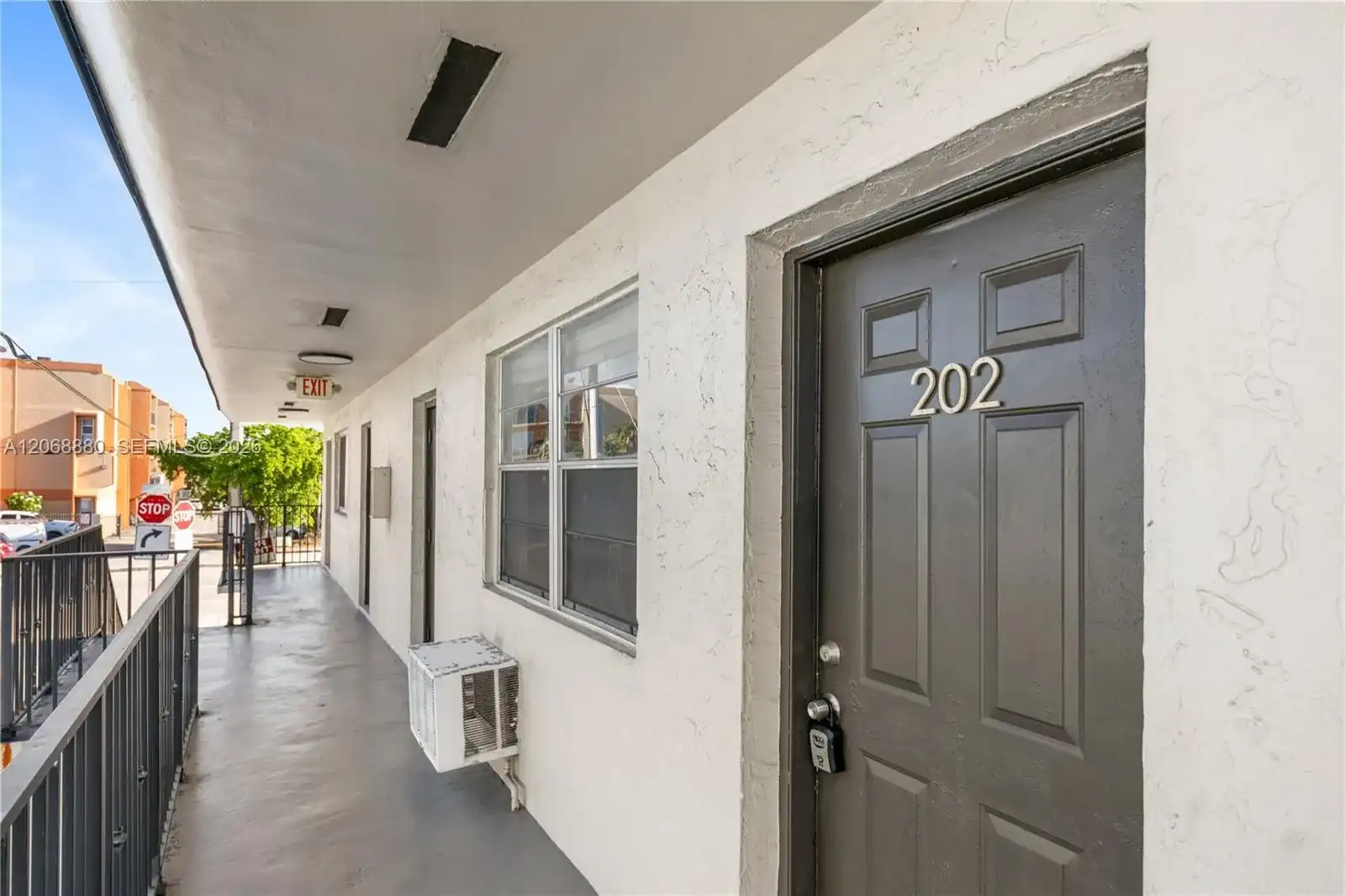 345 W 68th St # 202, Hialeah FL 33014