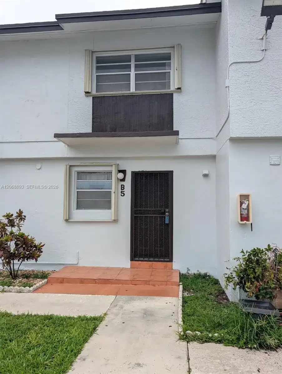 21 SW 109th Ave # B5, Sweetwater FL 33174