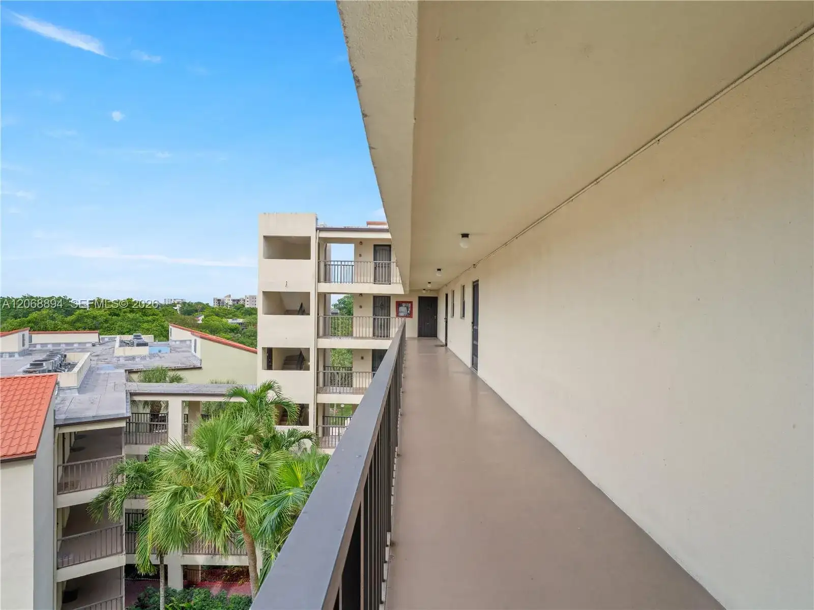 2314 S Cypress Bend Dr, Pompano Beach FL 33069 photo 2