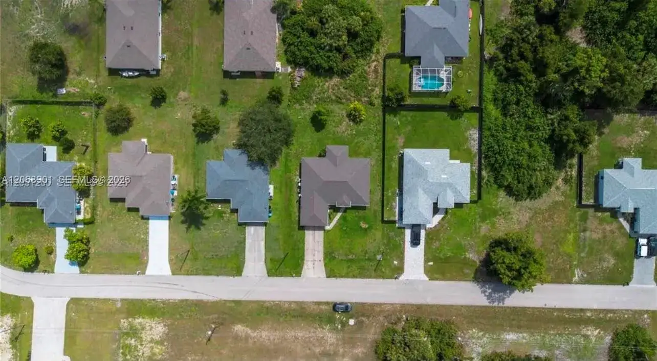 4129 NE 19TH PL, Cape Coral FL 33909 photo 2