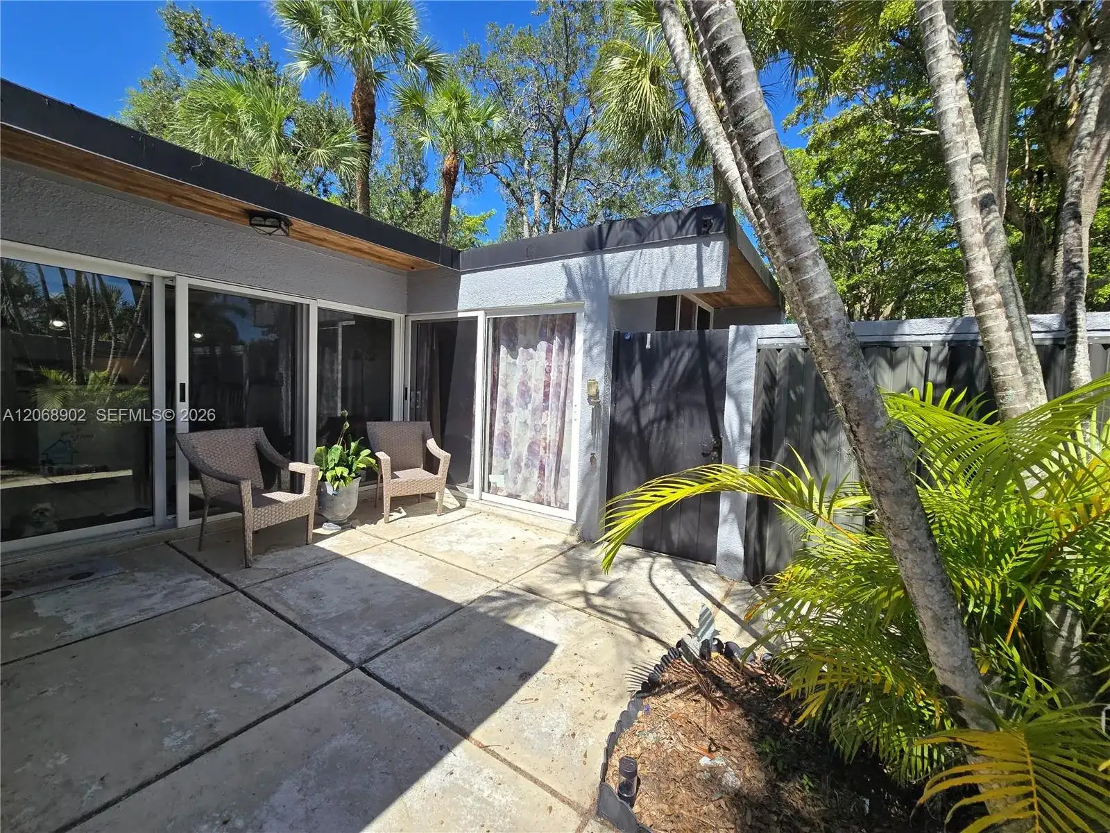 16330 Oak Walk, Miami Lakes FL 33014 photo 2