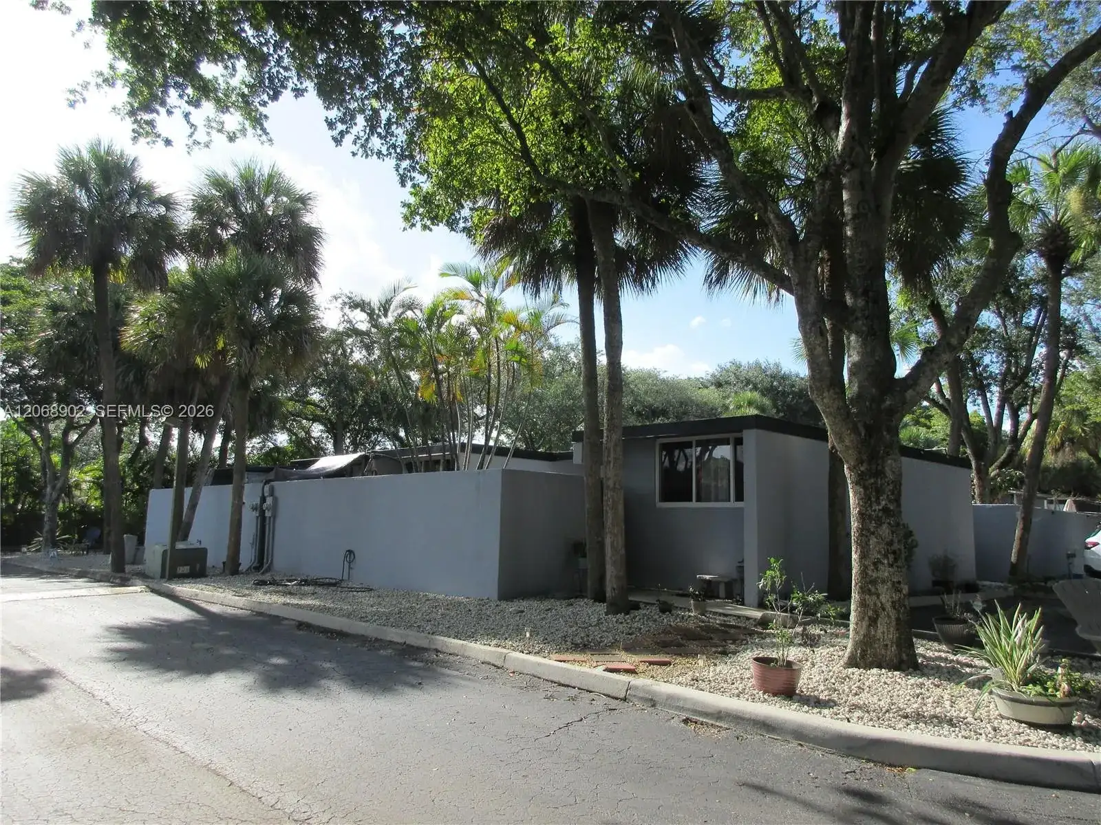 16330 Oak Walk, Miami Lakes FL 33014 photo 3