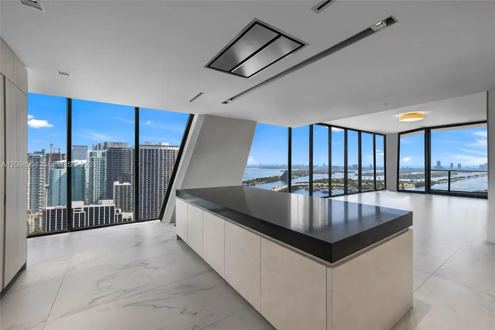 1000 Biscayne Blvd # 3901, Miami FL 33132 photo 3