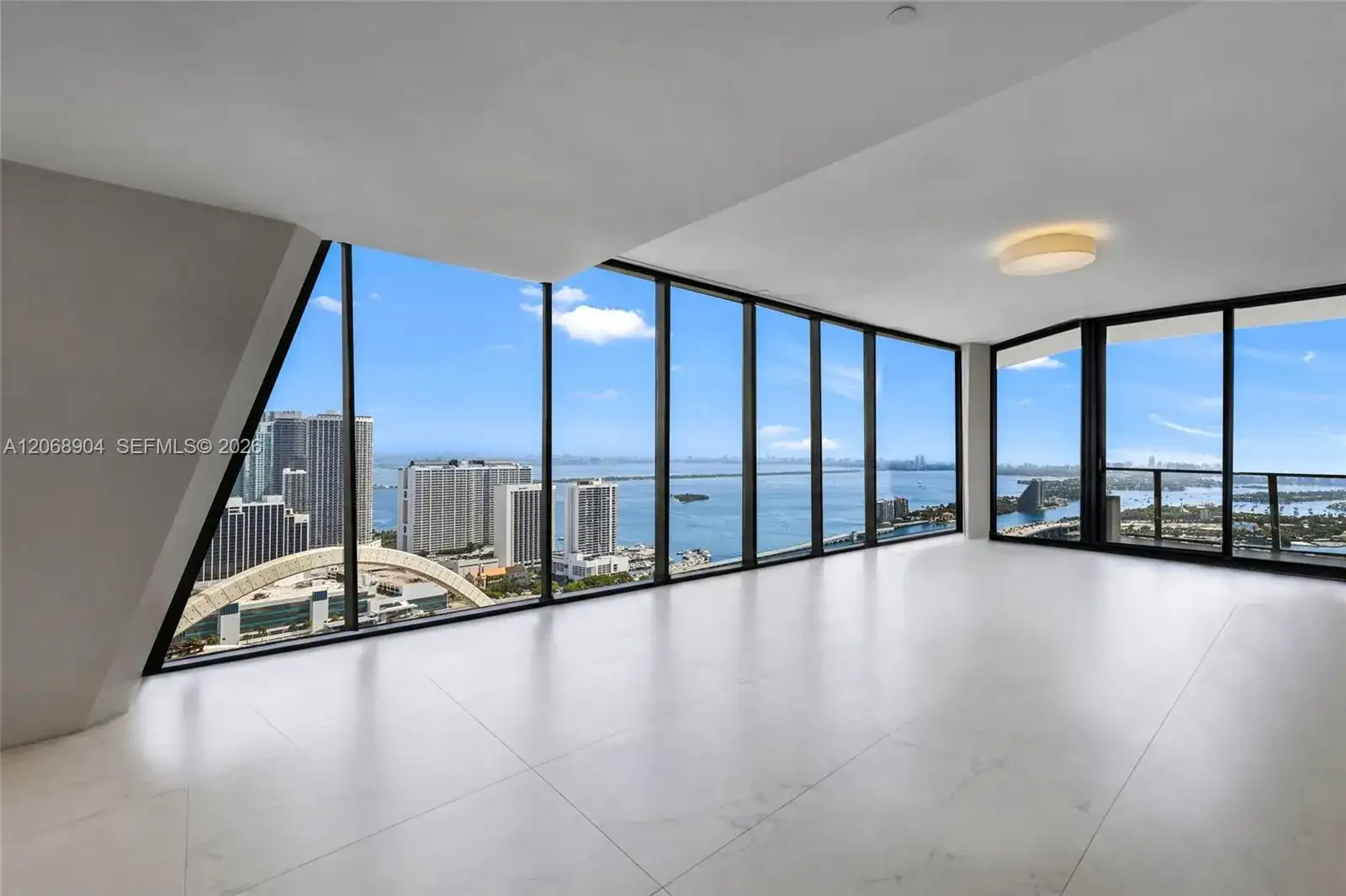 1000 Biscayne Blvd # 3901, Miami FL 33132 photo 4