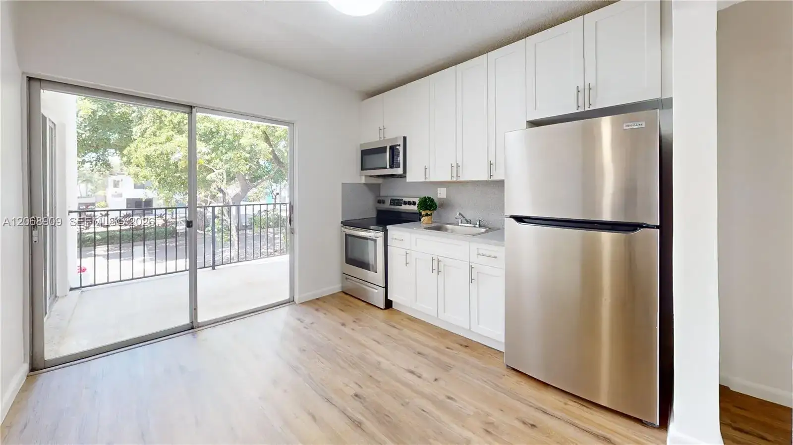 2463 Coral Way # 27, Miami FL 33145 photo 2