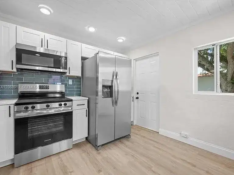 1031 22nd St, West Palm Beach FL 33407 photo 2