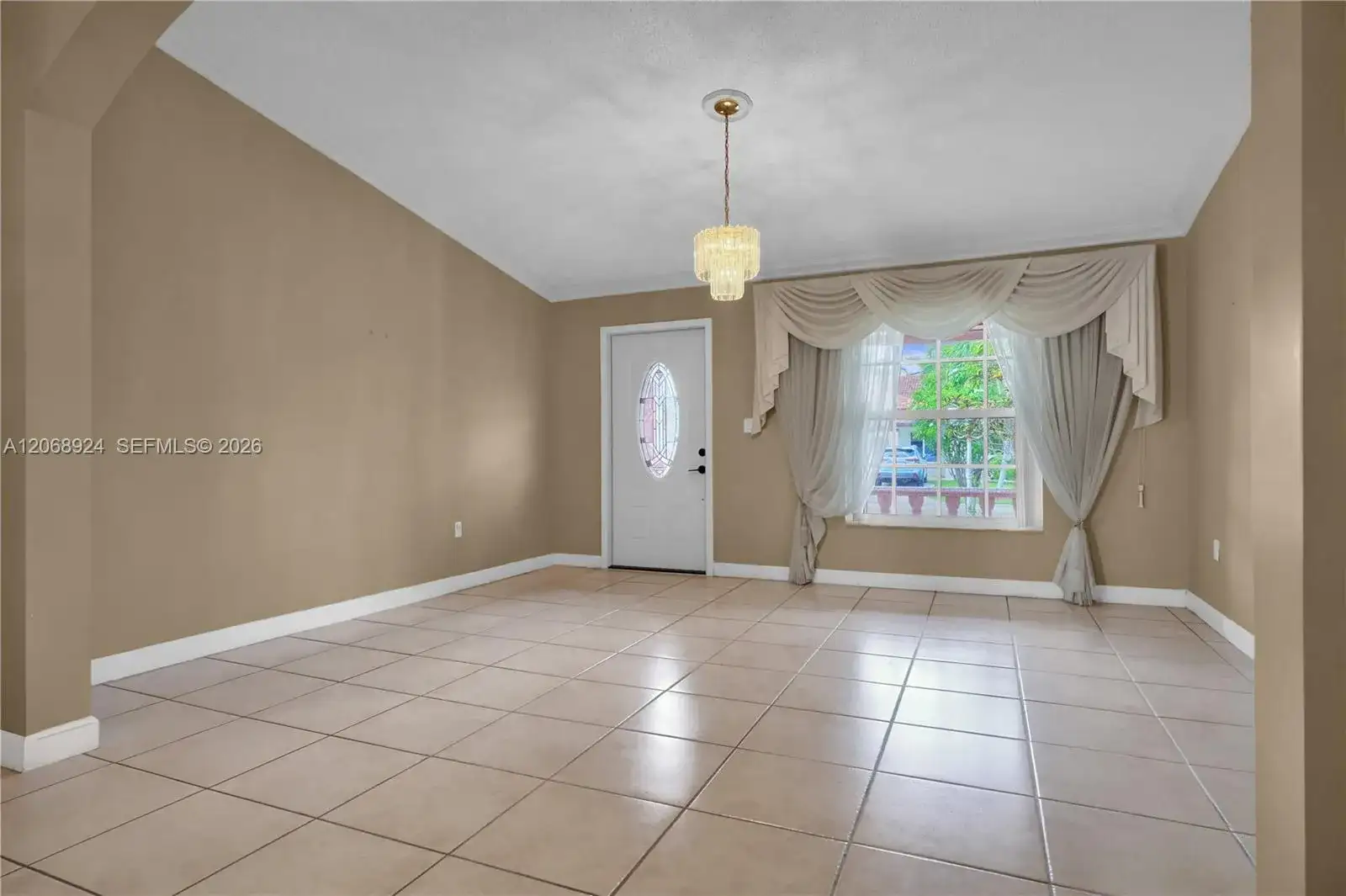901 NW 128th Pl, Miami FL 33182 photo 4