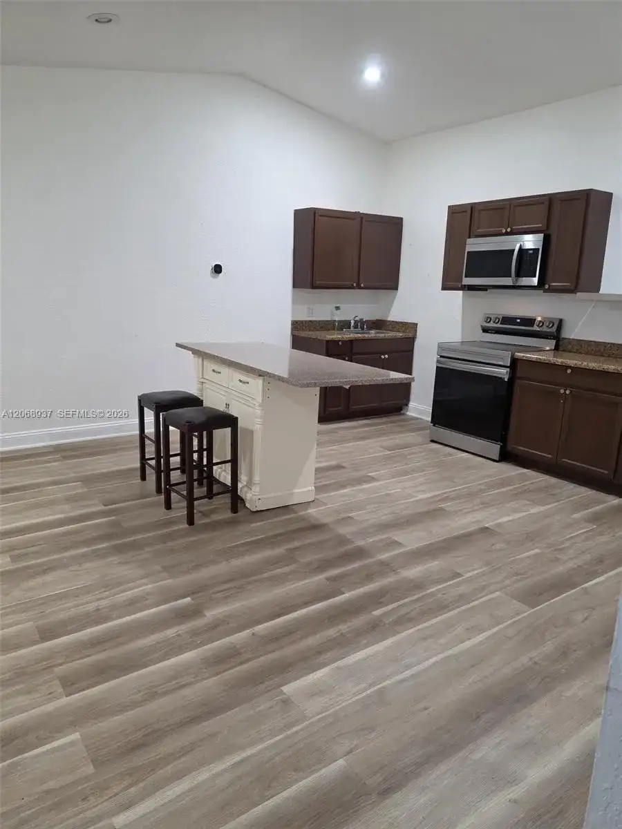 9165 SW 18th St # 1, Boca Raton FL 33428 photo 2