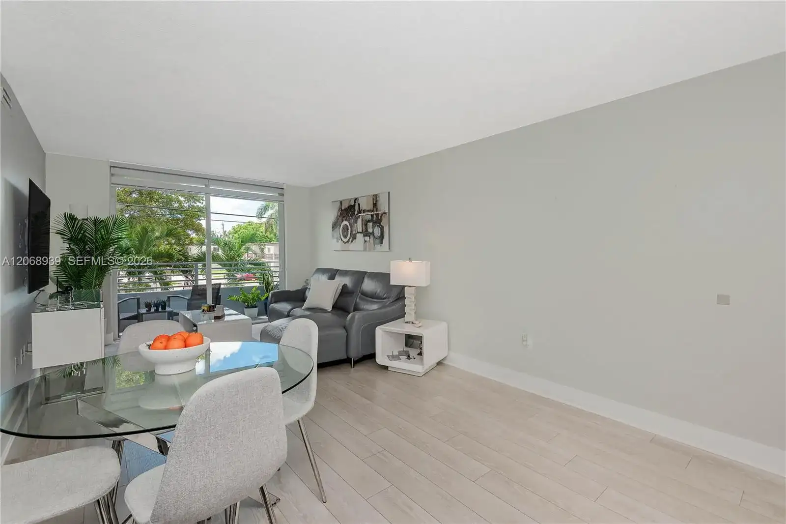8201 NW 8th St # 204, Miami FL 33126 photo 3