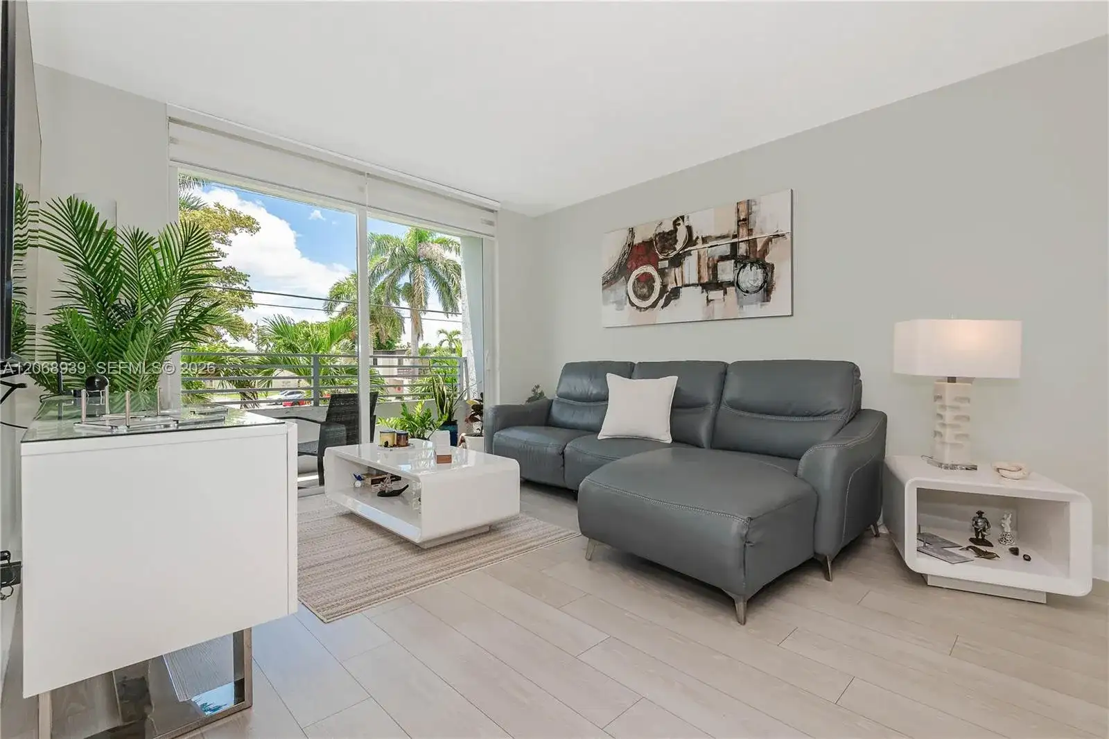8201 NW 8th St # 204, Miami FL 33126 photo 5