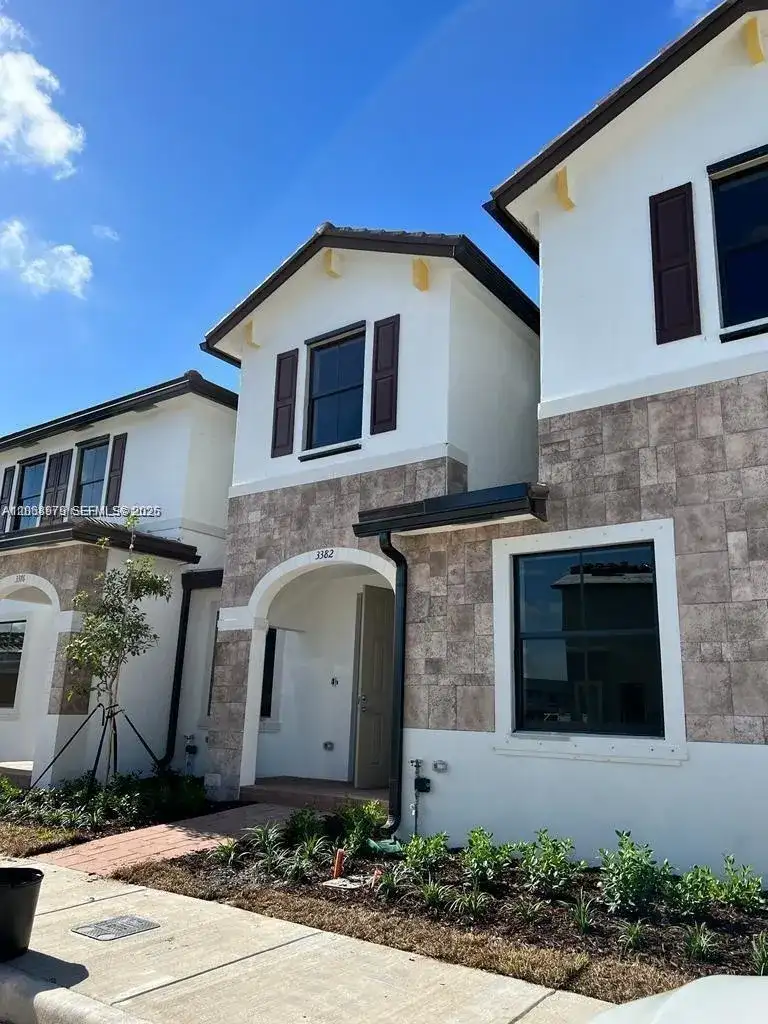 3382 W 114th Ter, Hialeah FL 33018 photo 2
