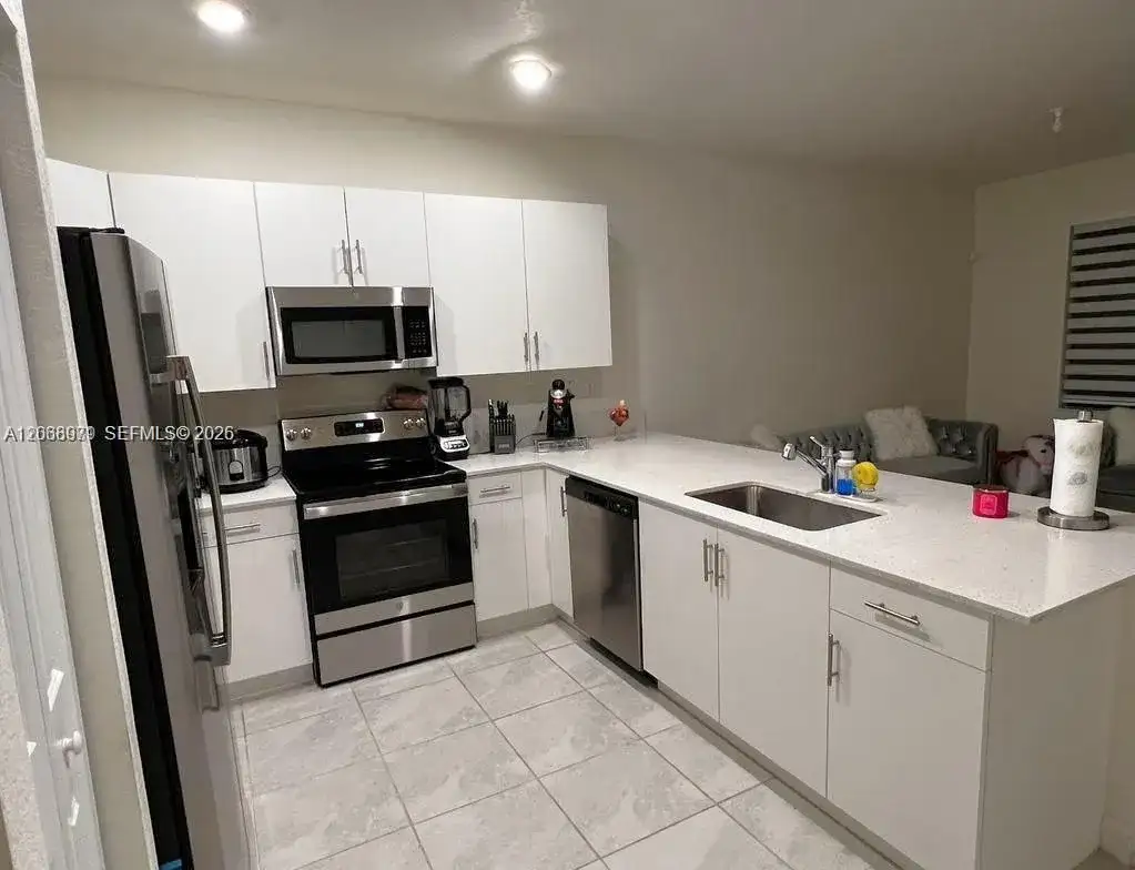 3382 W 114th Ter, Hialeah FL 33018 photo 4