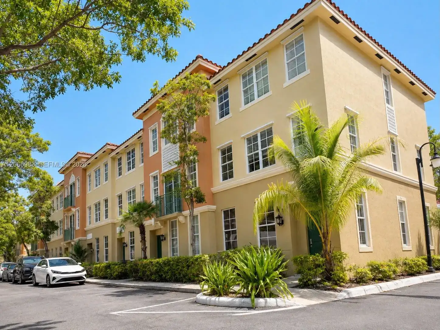 2069 S Ocean Dr, Hallandale Beach FL 33009 photo 5