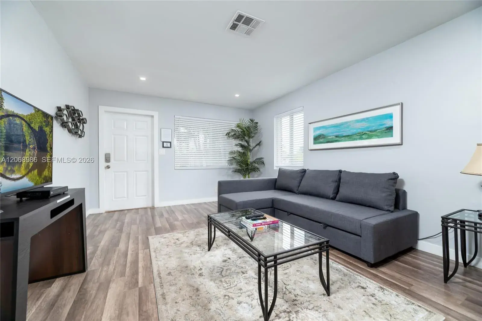 1352 Holly Heights Dr, Fort Lauderdale FL 33304