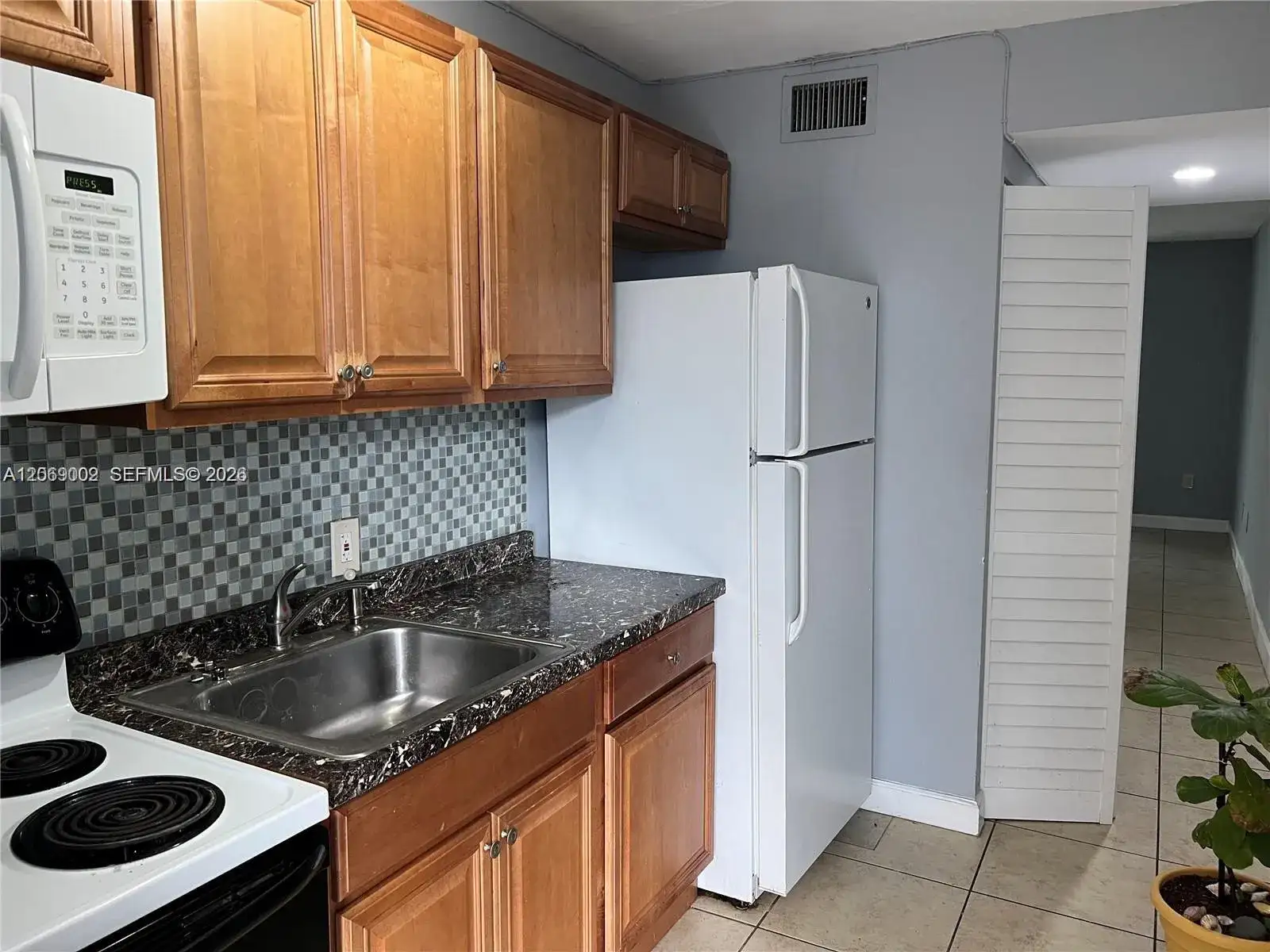 1610 Lenox Ave # 409, Miami Beach FL 33139 photo 3