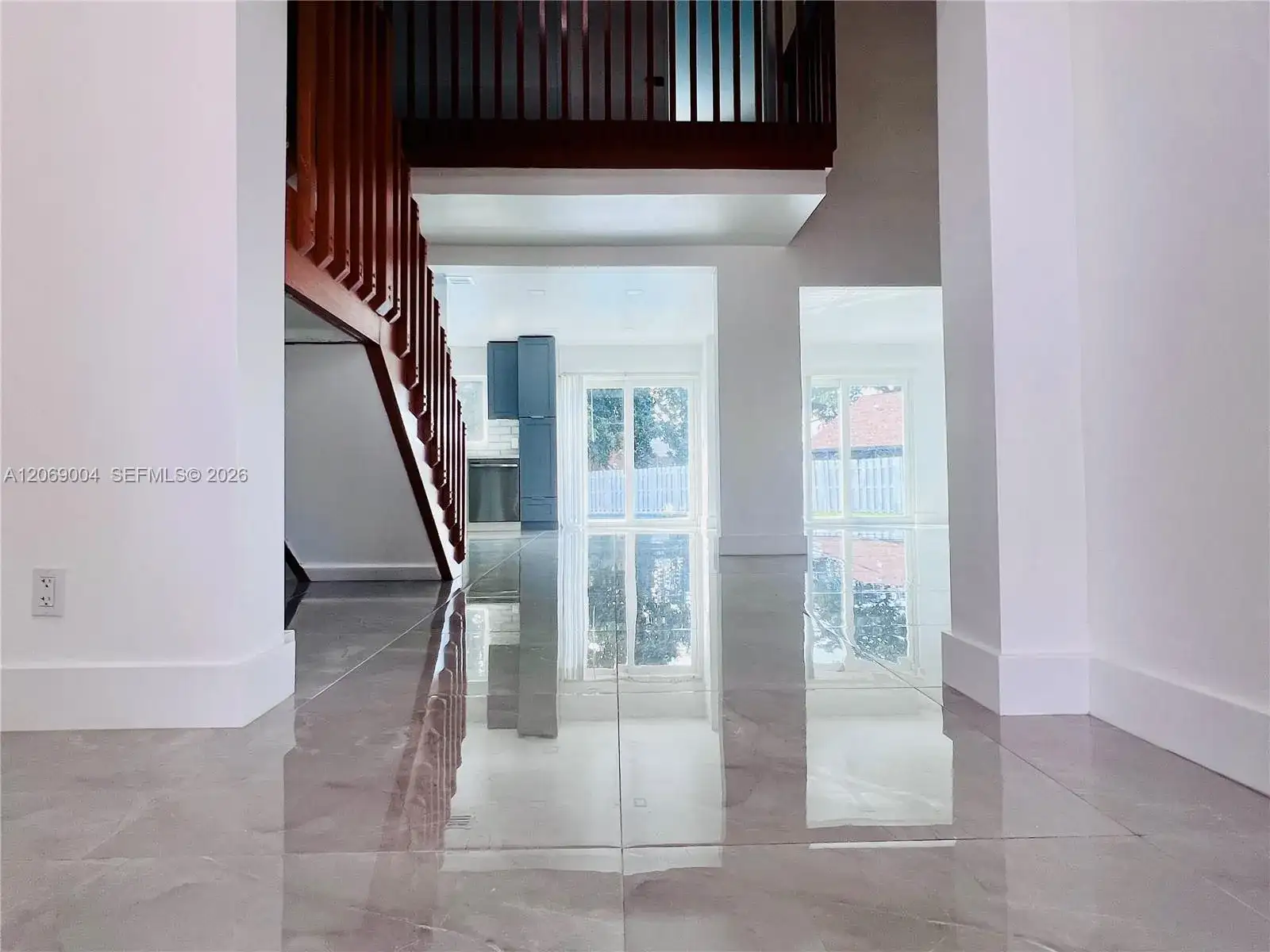 750 SW 98th Ave, Pembroke Pines FL 33025 photo 2