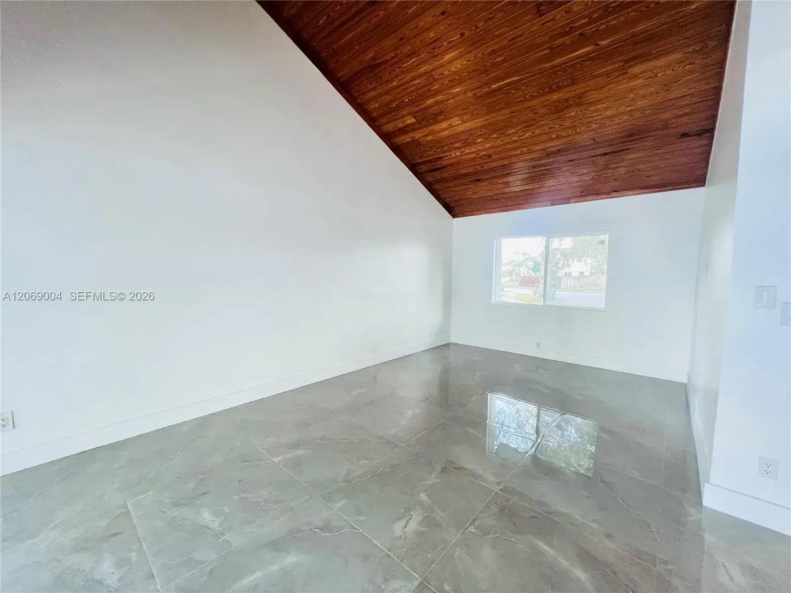 750 SW 98th Ave, Pembroke Pines FL 33025 photo 4