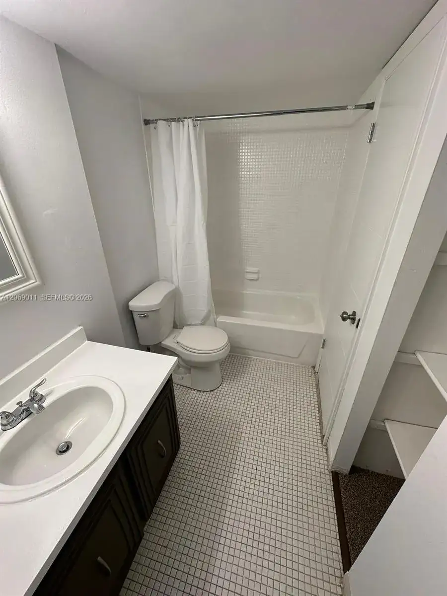 488 NW 165th St Rd # 614, Miami FL 33169 photo 4