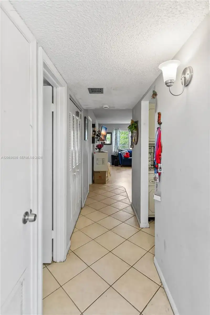201 Berkley Rd # 309, Hollywood FL 33024 photo 5