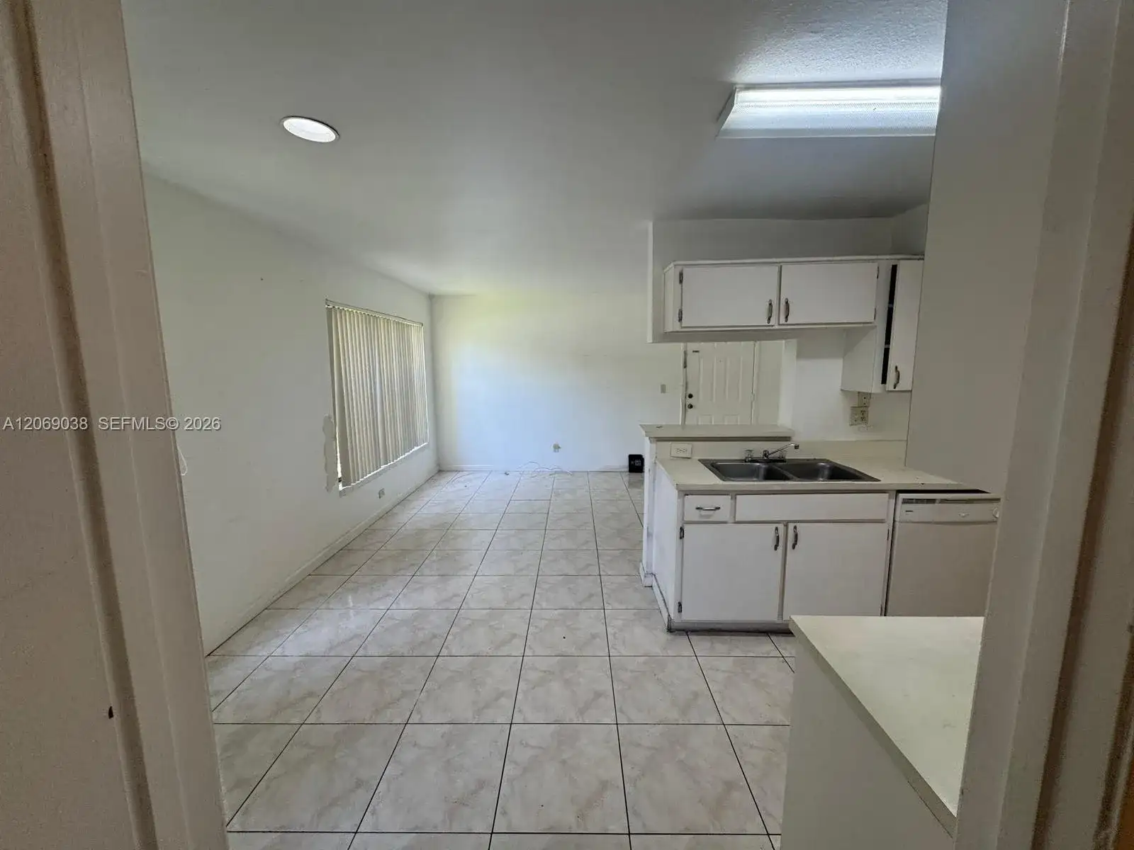 8793 NW 39th St, Sunrise FL 33351 photo 2