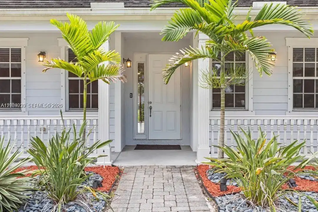 4762 Lakeside Ter, Davie FL 33314 photo 3